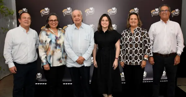 Eduardo Álvarez, Odile Periche, Juan Yanes, Adriana Álvarez Cadenas, Cristina Cadenas Kindelan  y Emilio Cadenas Kindelan.