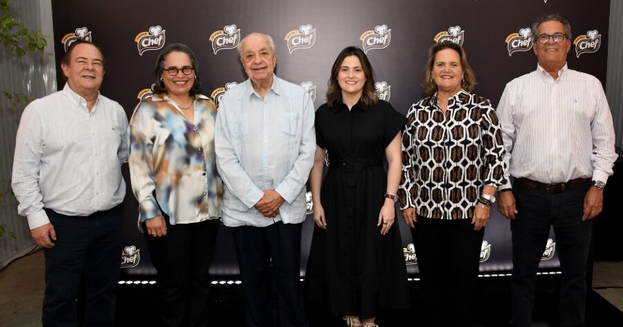 Eduardo Álvarez, Odile Periche, Juan Yanes, Adriana Álvarez Cadenas, Cristina Cadenas Kindelan  y Emilio Cadenas Kindelan.