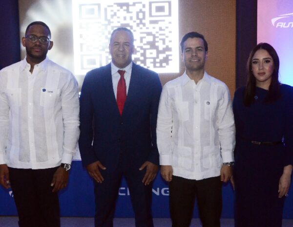 Yogananda Pérez, Pedro Luis Mena, Práxedes Castillo y Génesis de los Santos.