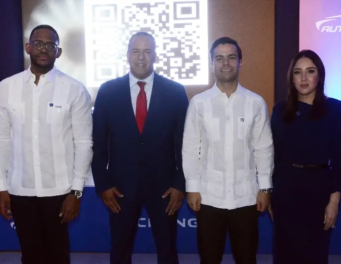 Yogananda Pérez, Pedro Luis Mena, Práxedes Castillo y Génesis de los Santos.