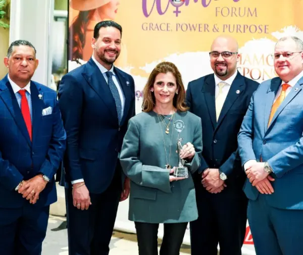Ligia Bonetti recibió un reconocimiento especial como líder transformacional.