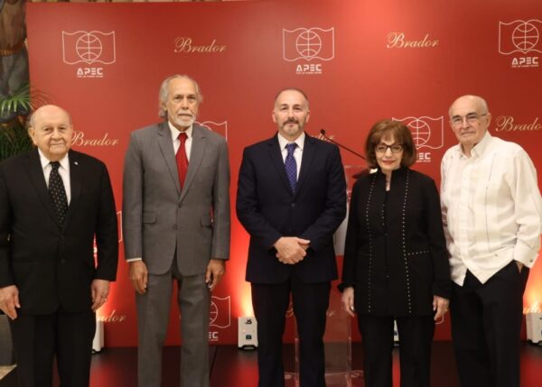 Franklin Holguín Haché, Carlos Sangiovanni,  Marcos Brador, Marilyn Brador y Marcos Antonio Brador.