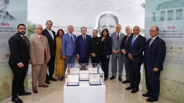 Washington de Peña, José Pilía Moreno, Jacinto Pichardo Vicioso, Danitza Féliz, Wilson Gómez Ramírez, Héctor Valdez Albizu, Juan Pablo Uribe, Rafaela Mesa, Arturo Martínez Moya, José Manuel Mallén, Ervin Novas y José Alcántara Almánzar.