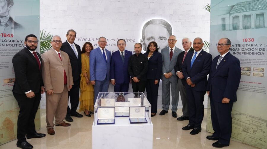 Washington de Peña, José Pilía Moreno, Jacinto Pichardo Vicioso, Danitza Féliz, Wilson Gómez Ramírez, Héctor Valdez Albizu, Juan Pablo Uribe, Rafaela Mesa, Arturo Martínez Moya, José Manuel Mallén, Ervin Novas y José Alcántara Almánzar.