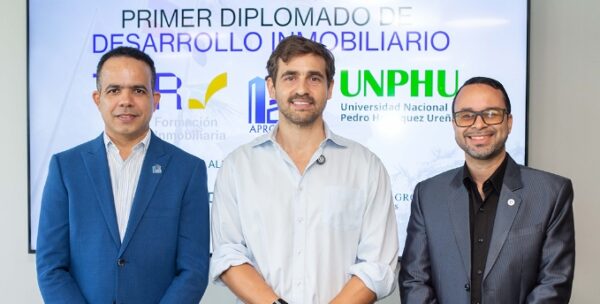 Sandy Rodríguez, Wayner Wheeler y Francisco José García Perdomo.