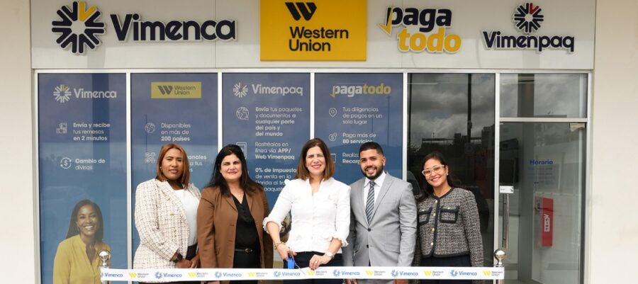 Celeste Rosario, María Curiel, Giselle Marie Méndez Sued, Héctor Hernández  y Christina de los Santos.