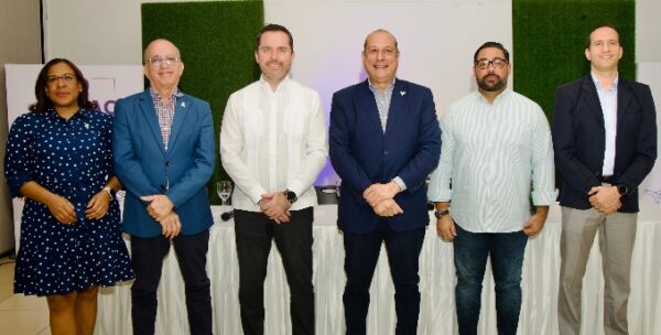 Nieves Sosa, Fernando Puig, Segismundo Morey, Luis Campos, Joel Tavárez y Miguel Salas.