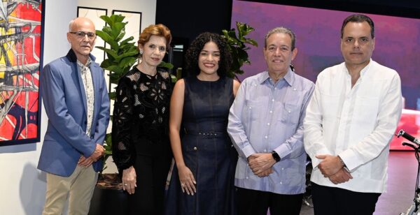 Máximo Caminero, María del Carmen Ossaye, Amada Martínez, Mario Martínez y Ramón Ernesto Morales.