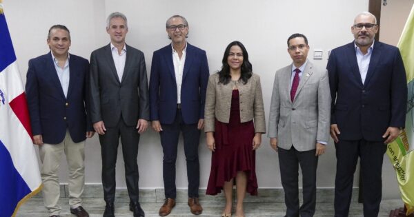 Ejecutivos de ambas entidades.