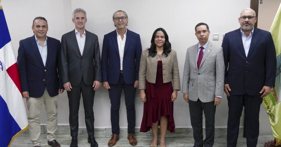 Ejecutivos de ambas entidades.