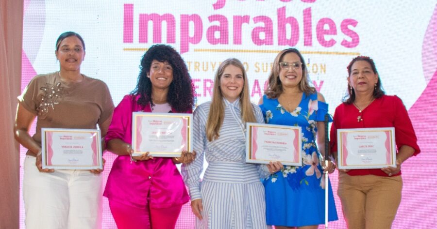 Yokasta Zorrilla, Juaris Moneró, Carmen Ligia Barceló, Francina Hungría y Lariza Díaz.