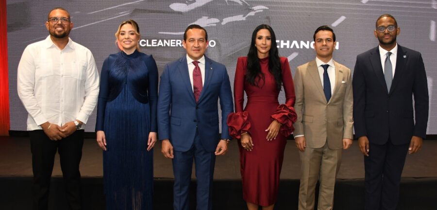 Fausto Infante, Kaistila Pimentel, Yasser  González, Edith Pérez de González, Práxedes Castillo  Bellapart y Yogananda Pérez.