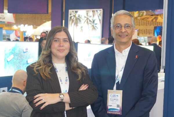 Héctor Hernández y Farah Kasse.