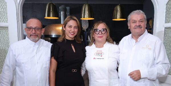 Gianluca Starace, Daymil Clavier, Antonella Voza y Nello Pinzaglia.