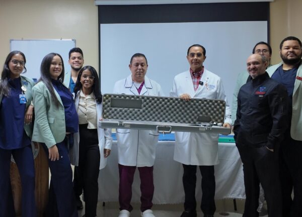 Pablo Mateo juntos a Patricio Ortiz  y Wellinton Ledesma e Indira Sierra.