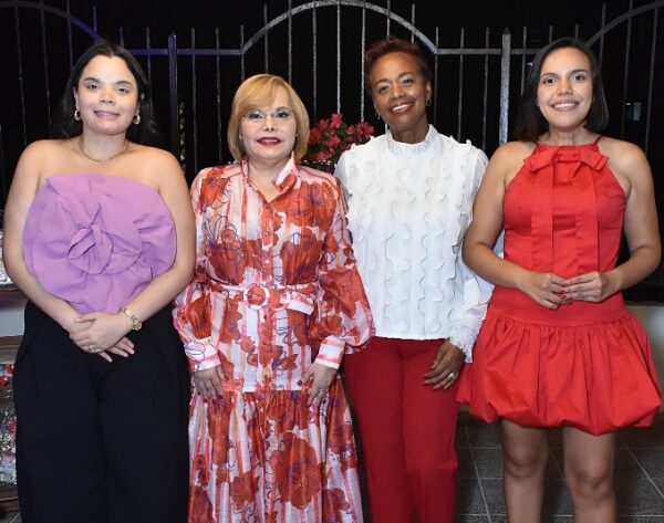 Chantal Mateo Grullón, Rommy Grullón, Mirtha de León y Rommy Pichardo Grullón.