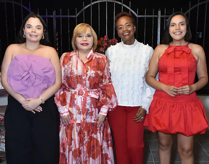 Chantal Mateo Grullón, Rommy Grullón, Mirtha de León y Rommy Pichardo Grullón.