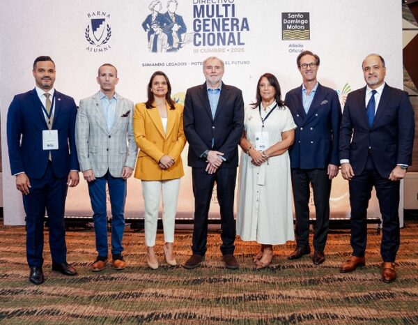 Los directivos de Multigeneracional.