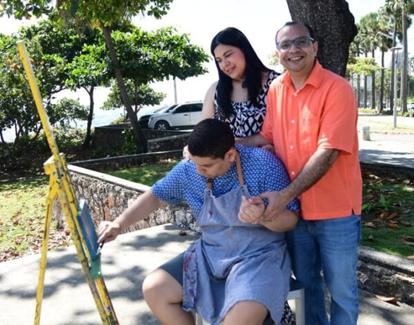 Iranna Flaviá Luciano, Fernando Quiroz  y Fernando Gabriel Quiroz Flaviá.