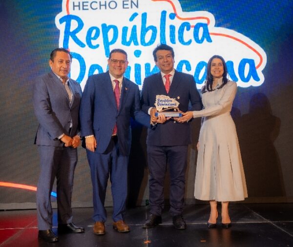 Mario Medina, Eduardo Sanz Lovatón, Arturo Marroquín y  Gianna Franjul.