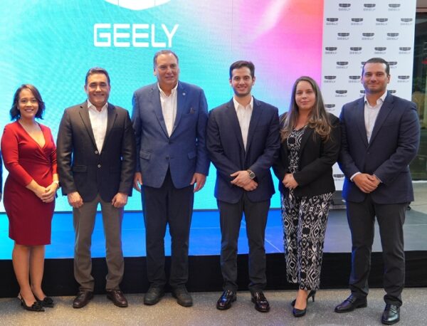 Betsy Almonte, Iván Pérez, Fernando Villanueva Sued, Juan Miguel Villanueva, Yoslaydy Pérez y Fernando Miguel Villanueva.