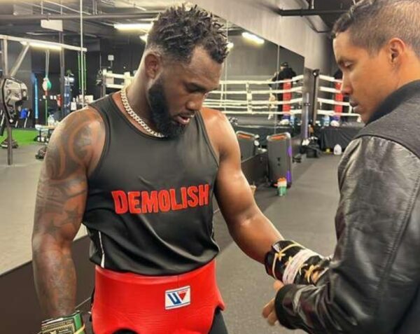 Carlos "Caballo Bronco" Adames, en entrenamientos.