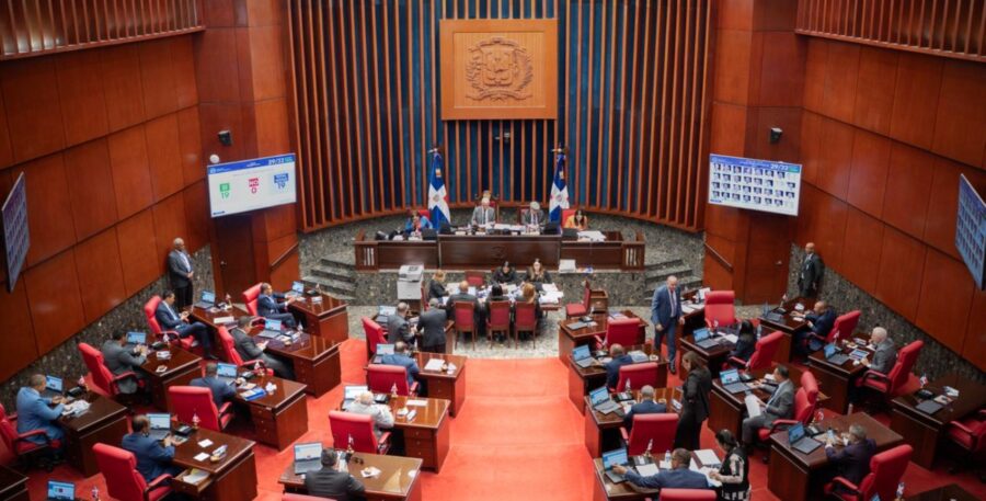 El Senado de la República empezó los trámites para eliminar del texto legal el concepto de candidaturas independientes.