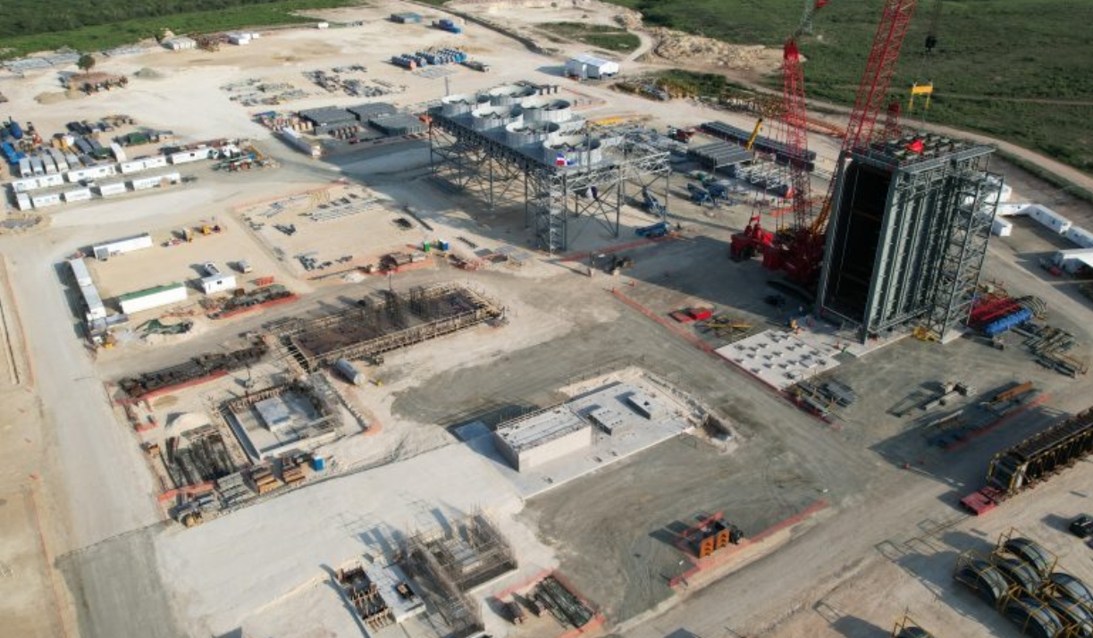 Luis Abinader inaugura una termoeléctrica en Manzanillo