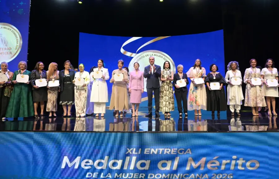 Fueron galardonadas 22 mujeres con la Medalla al Mérito de la Mujer.