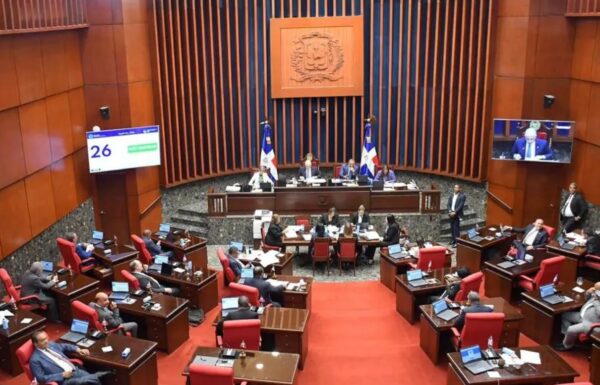 La iniciativa pasará al Poder Ejecutivo para su promulgación u observación.