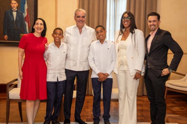 Abiander recibe a estudiante