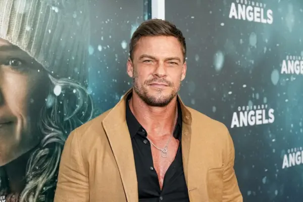 Alan Ritchson’s