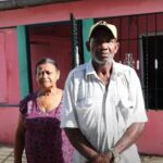 A sus 75 años viaja de Pedro Brand a la capital para vender vegetales y pide una pensión para vivir con dignidad