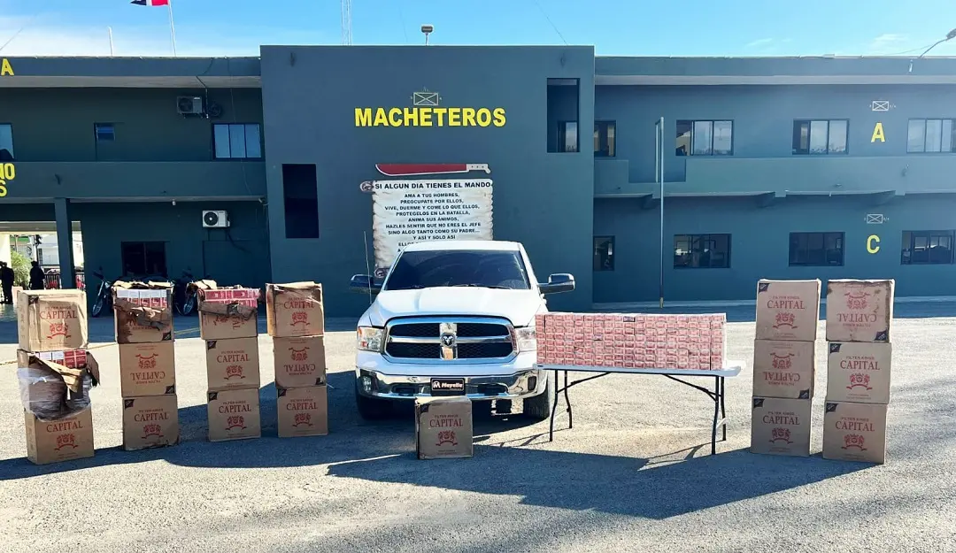 Ejército incauta 220,000 cigarrillos de contrabando tras persecución en Valverde