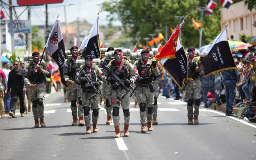 Desfile en Azua