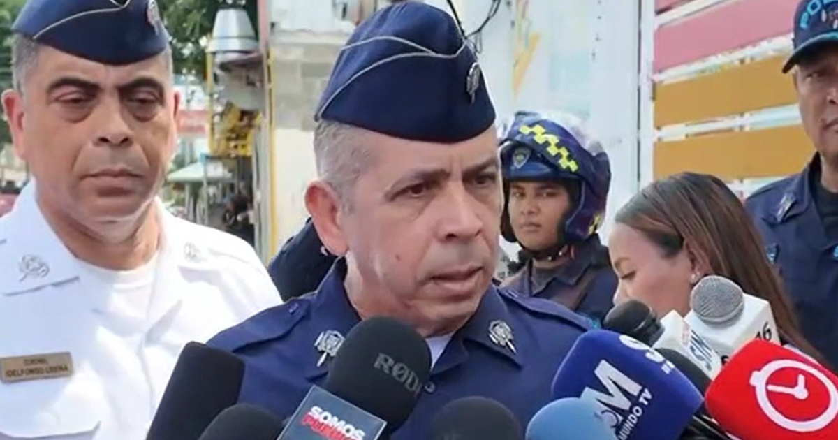 Suspenden agente que lanzó gas pimienta a periodistas en SDE