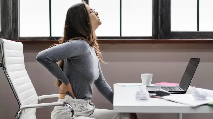 Los movimientos que recomiendan los médicos para un cuerpo sin dolor. Crédito: Freepik