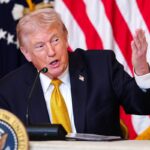 Trump ordena destruir embarcaciones en el Estrecho de Ormuz