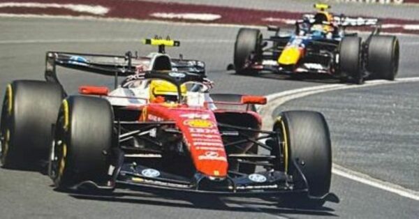 F1-Lewis Hamilton-Ferrari