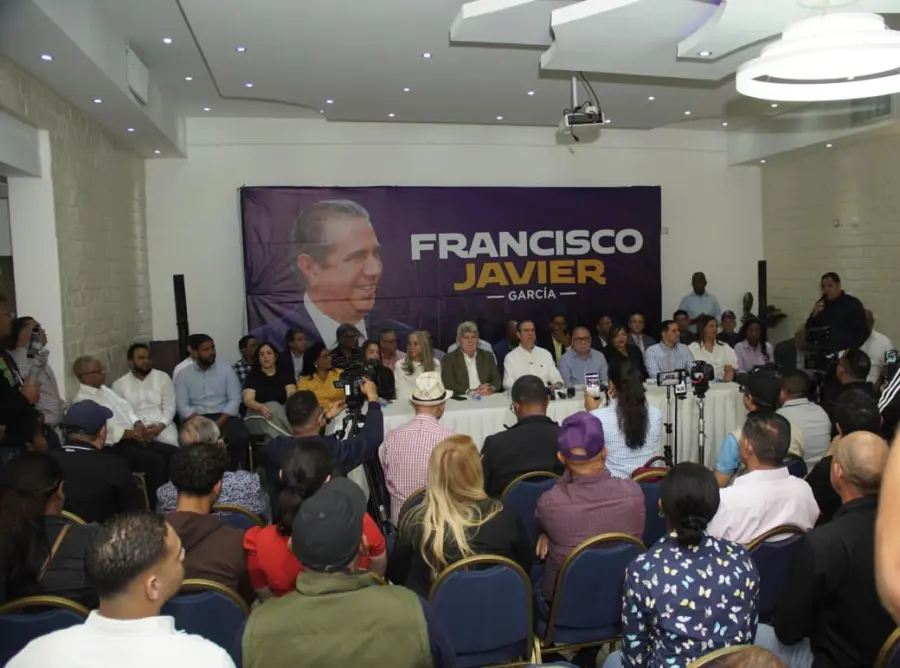 Francisco Javier García durante un encuentro con la prensa