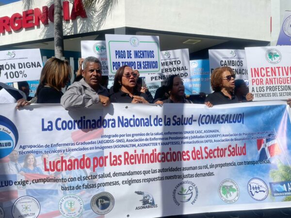 Gremios de salud exigen nombramiento de personal, aumento salarial y pensiones dignas.