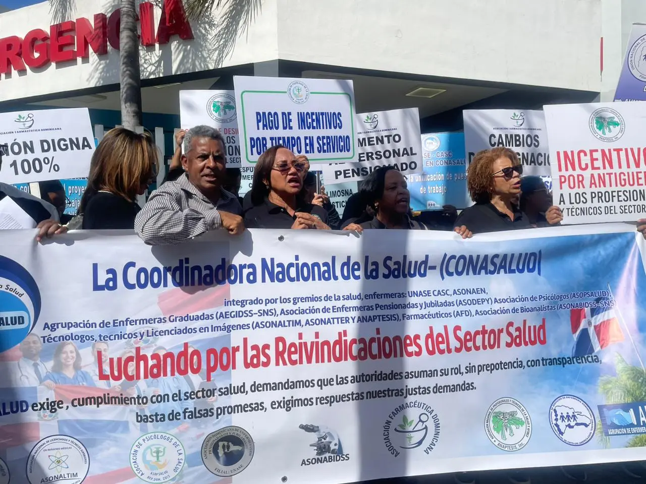 Gremios de salud se movilizan por dos horas a nivel nacional y anuncian protestas tras Semana Santa