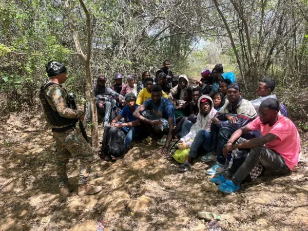 Grupo de haitianos detenidos por el ERD