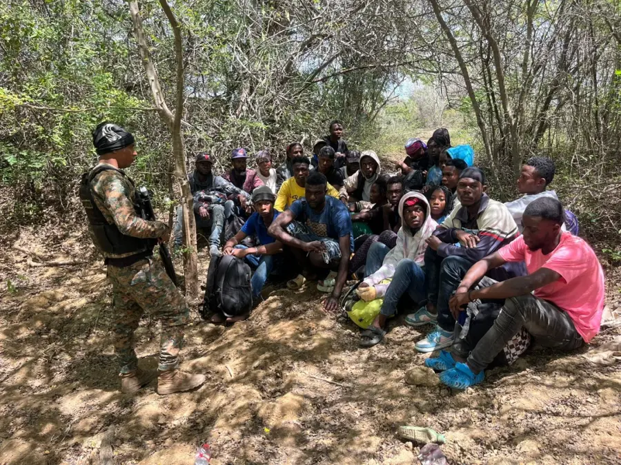 Grupo de haitianos detenidos por el ERD