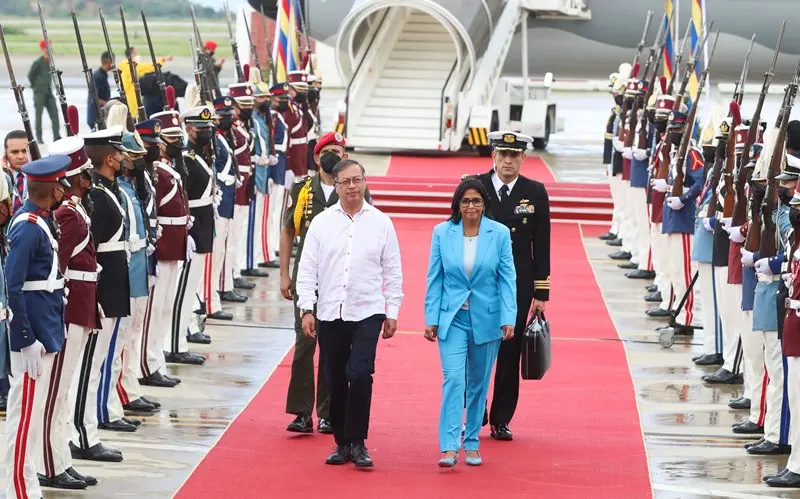 Gustavo Petro y Delcy Rodríguez