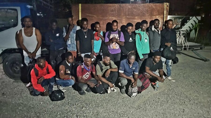 Haitianos detenidos en Navarrete