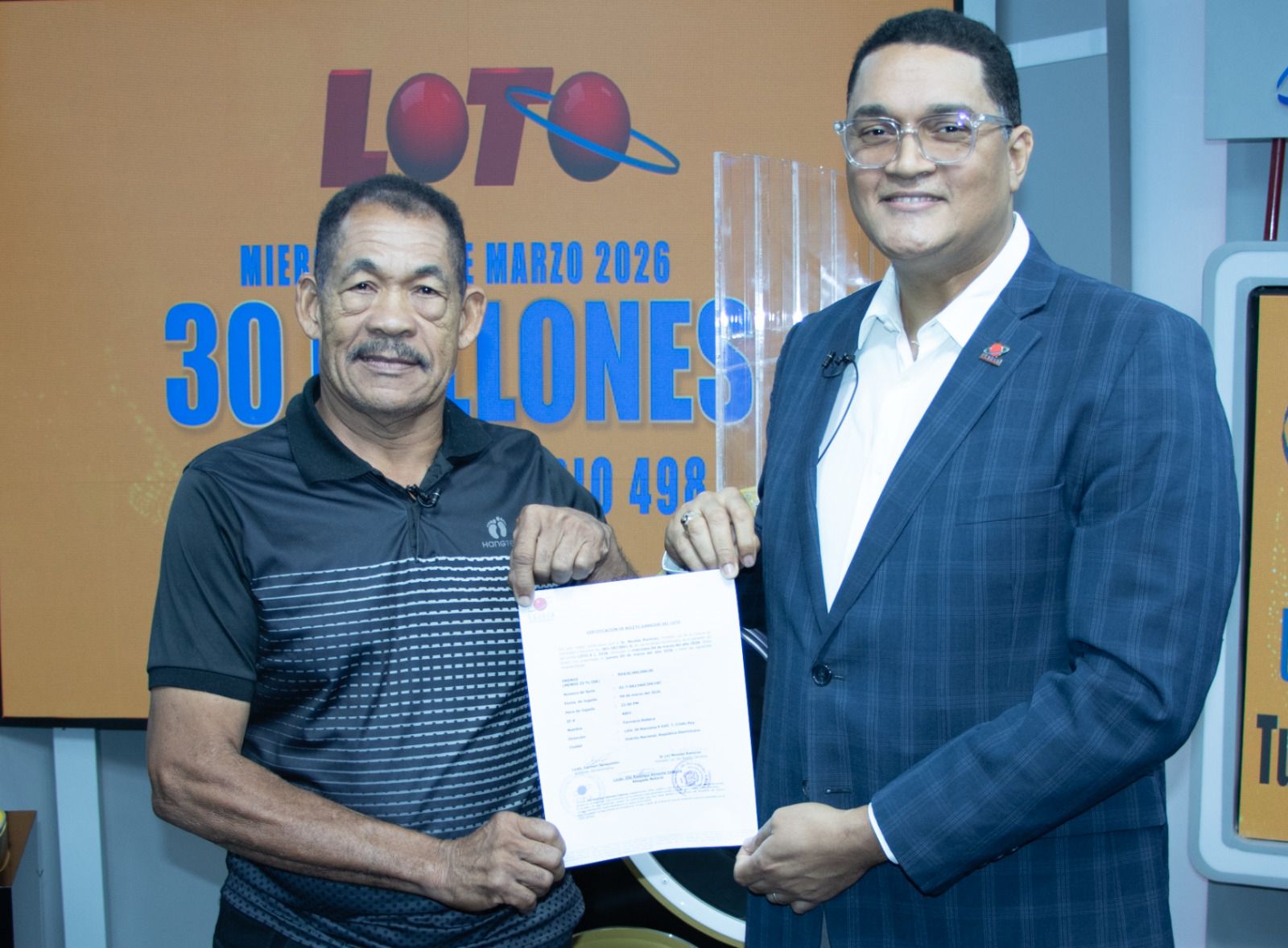 Un maestro constructor se convierte en millonario con 30 millones de la Loto