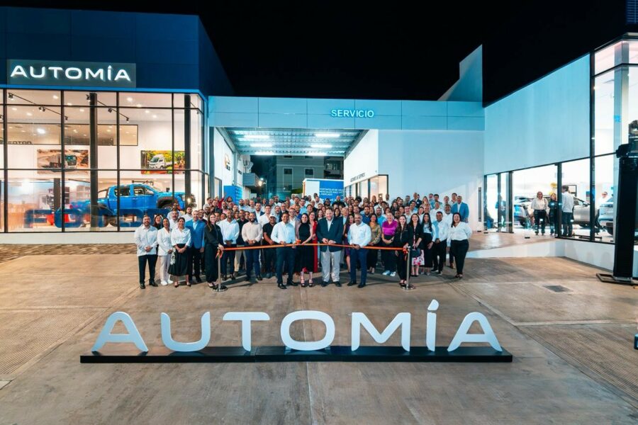 José Medina, Director Comercial de Foton, Justine Anseline Barletta, Presidenta del Consejo de Administración, Manuel Angomás, Presidente de Automía, Oscar Santana, Director Comercial de Omoda Jaecoo