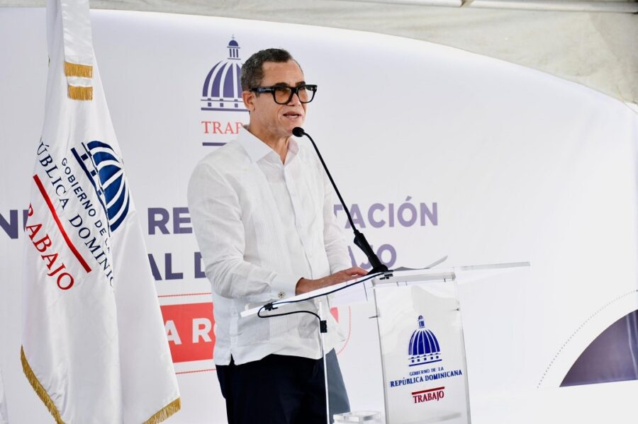 Ministro de Trabajo, Eddy Olivares
