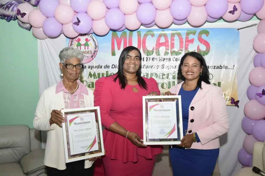 Mucades